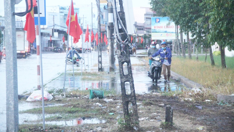 Triều cường l&ecirc;n cao, C&agrave; Mau khẩn trương ứng ph&oacute;- Ảnh 3.