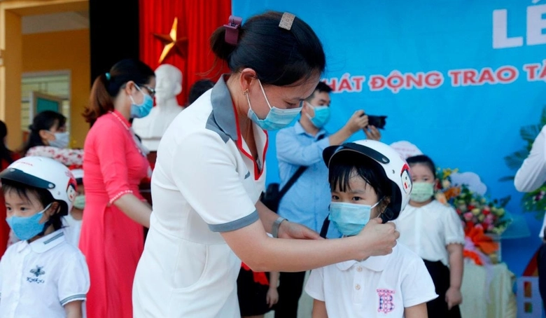 Hải Dương: Hiệu quả m&ocirc; h&igrave;nh phụ nữ vận động gia đ&igrave;nh đội mũ bảo hiểm- Ảnh 1.