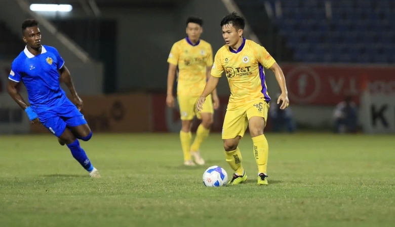 V-League: H&agrave; Nội FC su&yacute;t &ocirc;m hận trước Quảng Nam, HAGL thua sốc - Ảnh 1.