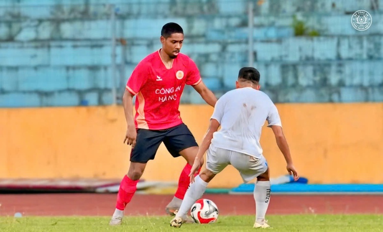 Sao Việt kiều đẳng cấp nhất V-League b&aacute;o tin cực vui cho HLV Kim Sang-sik- Ảnh 1.