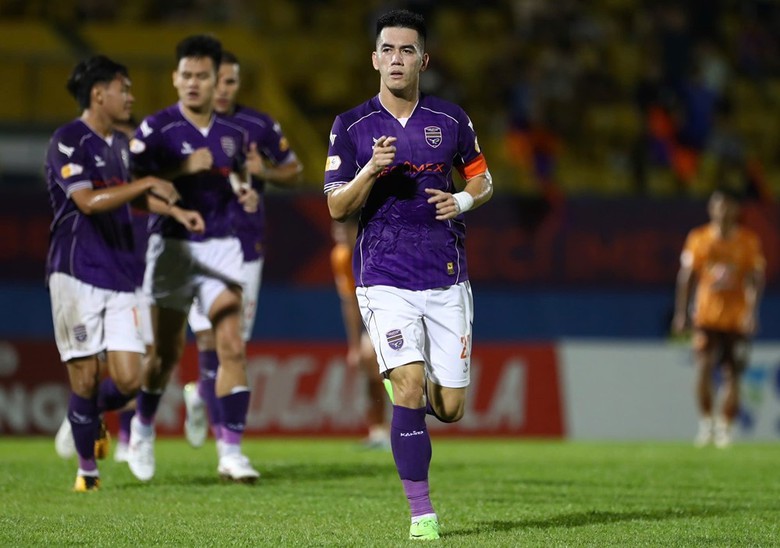 Tiền đạo số 1 thời thầy Park l&agrave;m điều hiếm thấy tại V-League- Ảnh 1.