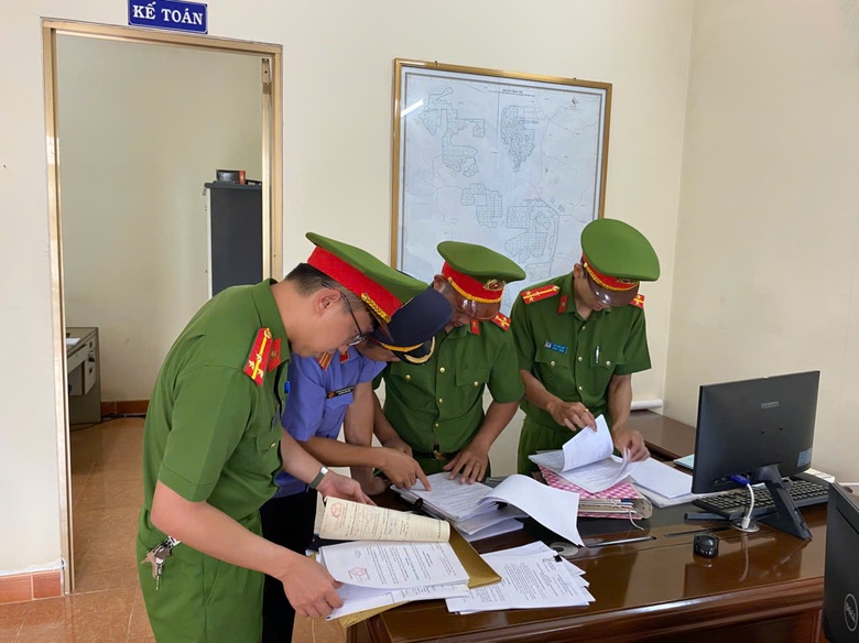 Bắt giam gi&aacute;m đốc v&agrave; ph&oacute; gi&aacute;m đốc C&ocirc;ng ty CP Ch&egrave; Minh Rồng- Ảnh 2.