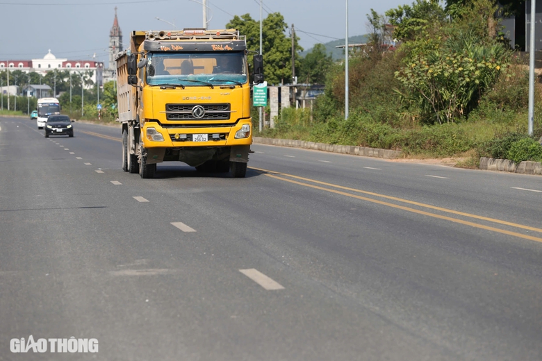 Đường trăm tỷ ở Thái Nguyên xuất hiện vệt lún sâu 10cm sau hơn một năm sử dụng- Ảnh 11. Đường trăm tỷ ở Thái Nguyên xuất hiện vệt lún sâu 10cm sau hơn một năm sử dụng- Ảnh 11.