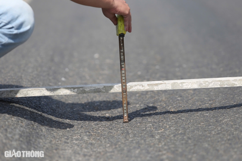 Đường trăm tỷ ở Thái Nguyên xuất hiện vệt lún sâu 10cm sau hơn một năm sử dụng- Ảnh 7. Đường trăm tỷ ở Thái Nguyên xuất hiện vệt lún sâu 10cm sau hơn một năm sử dụng- Ảnh 7.