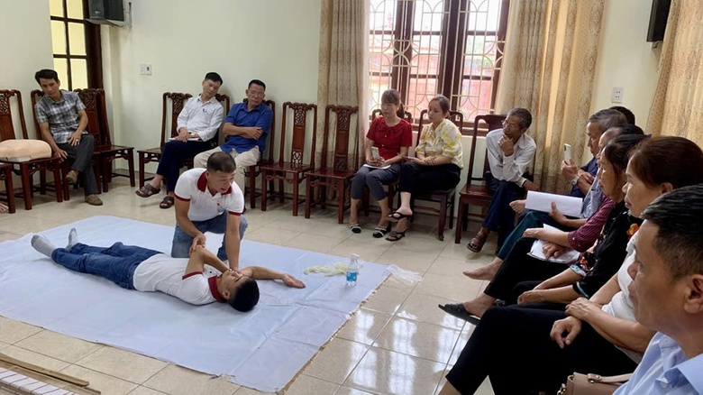 Tập huấn kỹ năng sơ cấp cứu nạn nh&acirc;n TNGT cho hội vi&ecirc;n chữ thập đỏ- Ảnh 1.