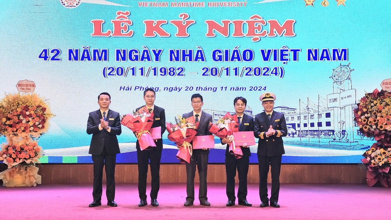 Đại học H&agrave;ng hải bổ nhiệm ph&oacute; hiệu trưởng v&agrave; c&oacute; th&ecirc;m 3 ph&oacute; gi&aacute;o sư- Ảnh 2.