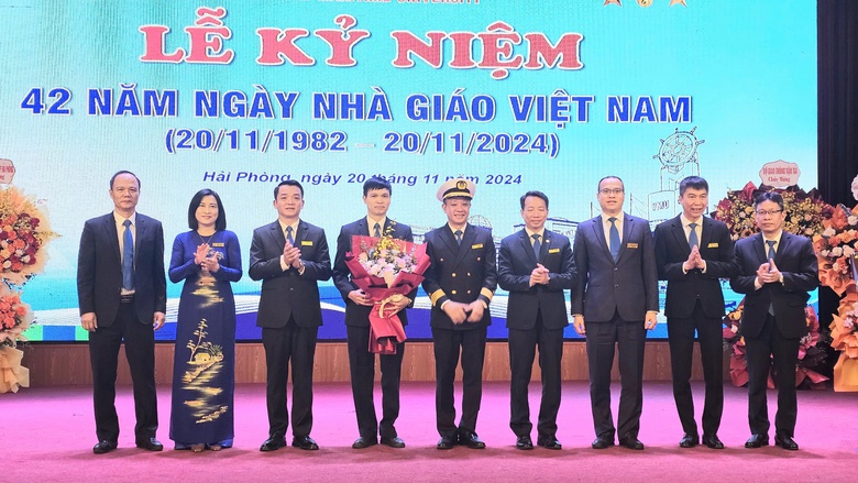 Đại học H&agrave;ng hải bổ nhiệm ph&oacute; hiệu trưởng v&agrave; c&oacute; th&ecirc;m 3 ph&oacute; gi&aacute;o sư- Ảnh 1.
