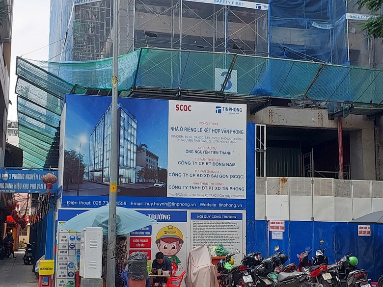 Nam c&ocirc;ng nh&acirc;n nguy kịch nghi rơi từ c&ocirc;ng tr&igrave;nh đang x&acirc;y dựng- Ảnh 2.
