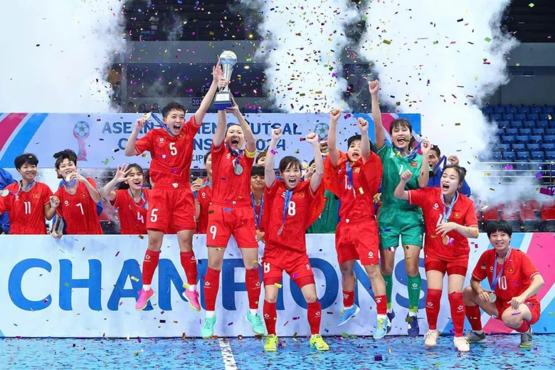 L&ecirc;n ng&ocirc;i ở giải futsal Đ&ocirc;ng Nam &Aacute;, cựu sao tuyển nữ Việt Nam lập kỷ lục v&ocirc; tiền kho&aacute;ng hậu- Ảnh 1.