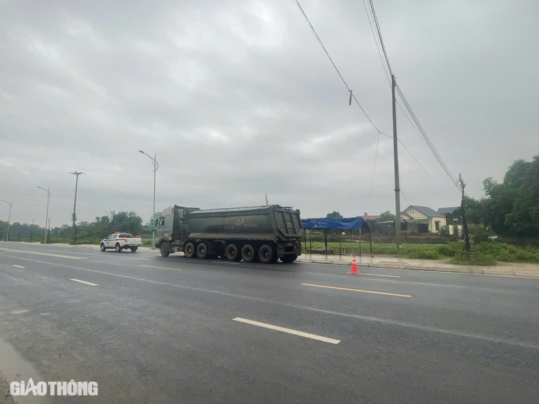 Đường trăm tỷ ở Thái Nguyên xuất hiện vệt lún sâu 10cm sau hơn một năm sử dụng- Ảnh 10. Đường trăm tỷ ở Thái Nguyên xuất hiện vệt lún sâu 10cm sau hơn một năm sử dụng- Ảnh 10.