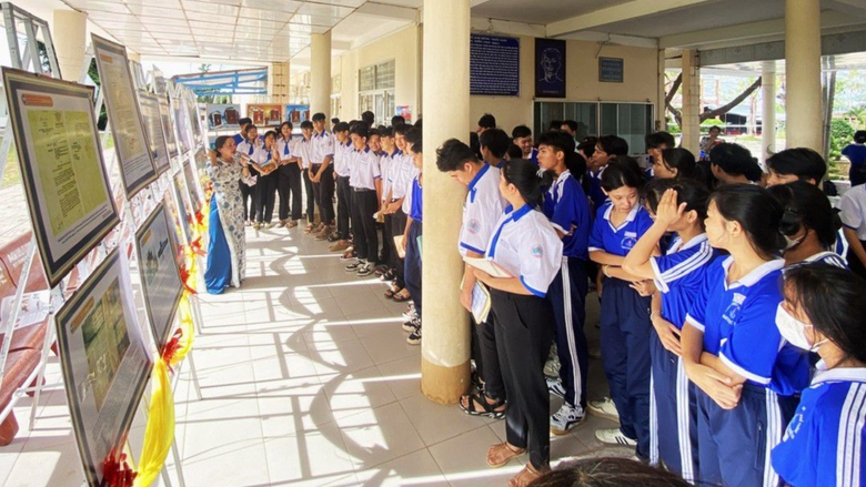 C&agrave; Mau: Trưng b&agrave;y, ngoại kh&oacute;a chủ đề "Ho&agrave;ng Sa, Trường Sa của Việt Nam"- Ảnh 1.