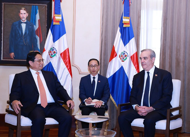 Thủ tướng đề nghị Dominica sớm đ&agrave;m ph&aacute;n tiến tới miễn thị thực phổ th&ocirc;ng- Ảnh 2.