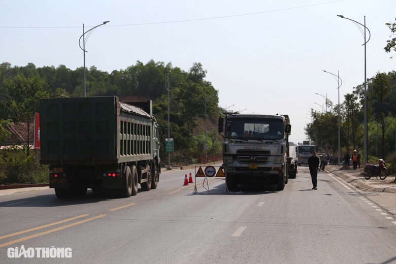 Đường trăm tỷ ở Thái Nguyên xuất hiện vệt lún sâu 10cm sau hơn một năm sử dụng- Ảnh 17. Đường trăm tỷ ở Thái Nguyên xuất hiện vệt lún sâu 10cm sau hơn một năm sử dụng- Ảnh 17.