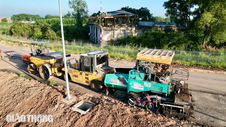 Hiện trạng nút giao cao tốc Bến Lức - Long Thành với QL51 trước ngày làm cầu vượt- Ảnh 5. Hiện trạng nút giao cao tốc Bến Lức - Long Thành với QL51 trước ngày làm cầu vượt- Ảnh 5.