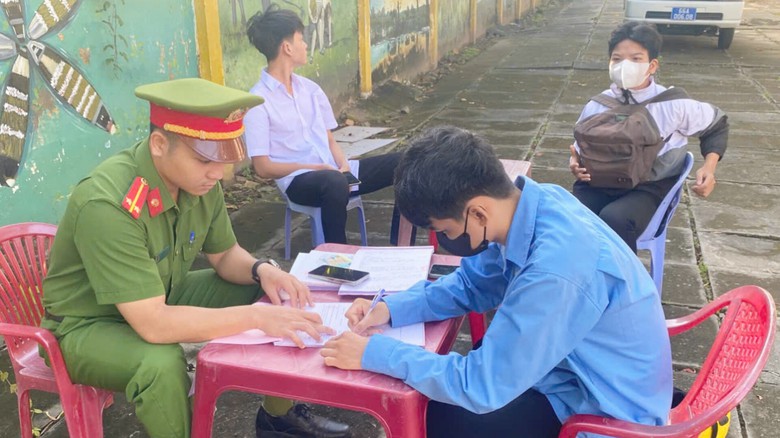 Đồng Th&aacute;p: Đảm bảo trật tự, ATGT cho học sinh- Ảnh 1.