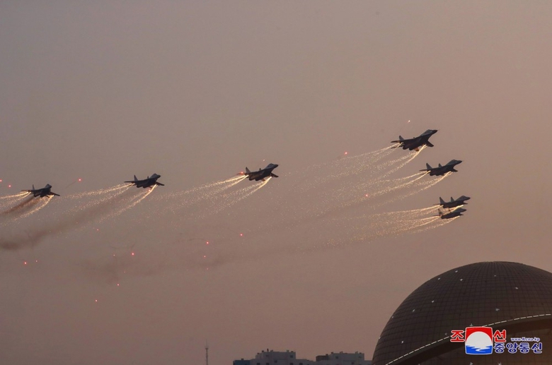 Cận cảnh dàn khí tài quân sự tối tân của Triều Tiên tại triển lãm quân sự- Ảnh 5. Cận cảnh dàn khí tài quân sự tối tân của Triều Tiên tại triển lãm quân sự- Ảnh 5.