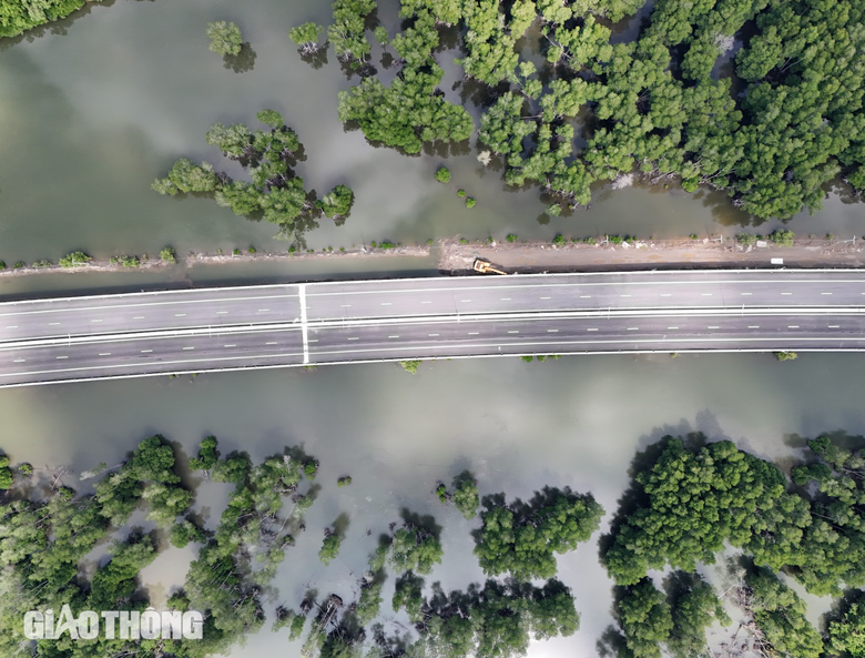 Hiện trạng nút giao cao tốc Bến Lức - Long Thành với QL51 trước ngày làm cầu vượt- Ảnh 17. Hiện trạng nút giao cao tốc Bến Lức - Long Thành với QL51 trước ngày làm cầu vượt- Ảnh 17.