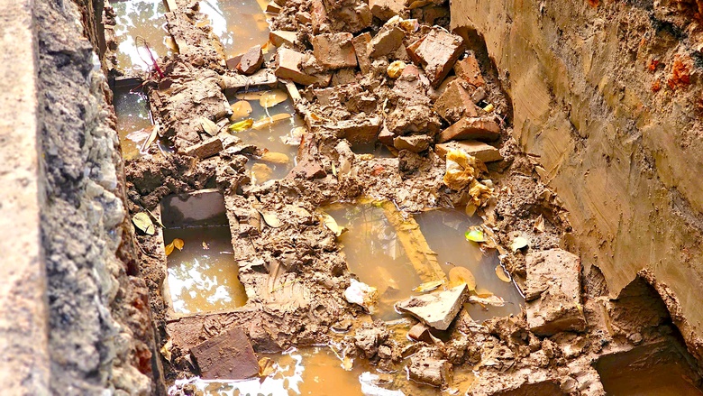 Hiện trường nơi phát hiện gần 150 bộ hài cốt ở phố Tây Sơn- Ảnh 5. Hiện trường nơi phát hiện gần 150 bộ hài cốt ở phố Tây Sơn- Ảnh 5.