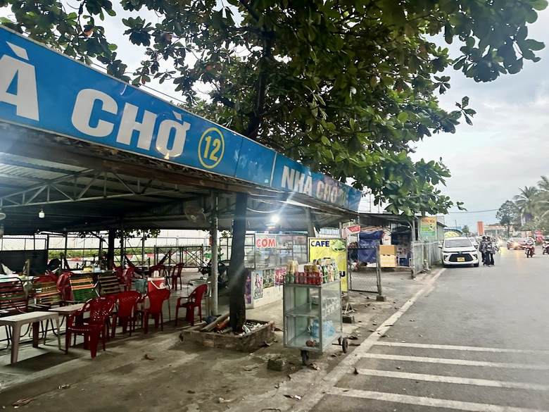 Chỉnh trang hành lang ATGT quốc lộ ở ngã tư Vũng Tàu- Ảnh 2. Chỉnh trang hành lang ATGT quốc lộ ở ngã tư Vũng Tàu- Ảnh 2.