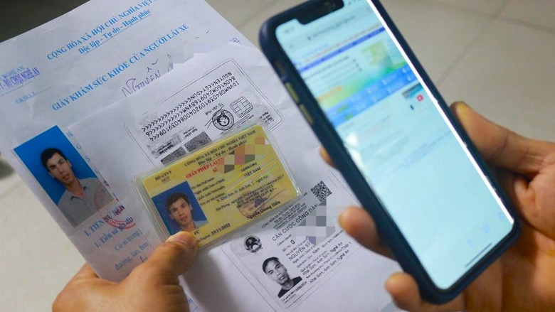 Ngồi nhà bấm điện thoại đổi GPLX- Ảnh 1. Ngồi nhà bấm điện thoại đổi GPLX- Ảnh 1.