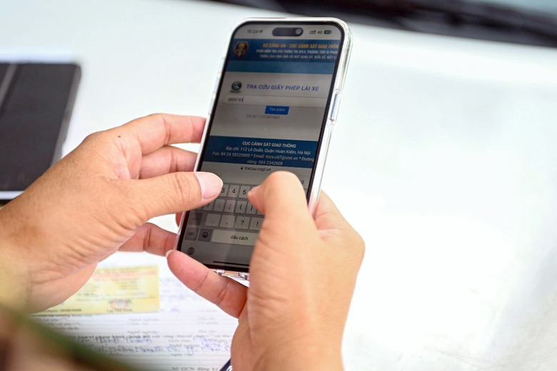 Thi lại bằng l&aacute;i xe khi bị trừ hết điểm, t&agrave;i xế c&oacute; phải kh&aacute;m sức khỏe?- Ảnh 2.
