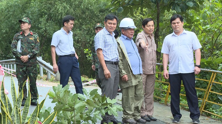Nỗ lực khắc phục sạt lở, sớm th&ocirc;ng xe c&aacute;c tuyến quốc lộ qua Quảng Ng&atilde;i- Ảnh 3.