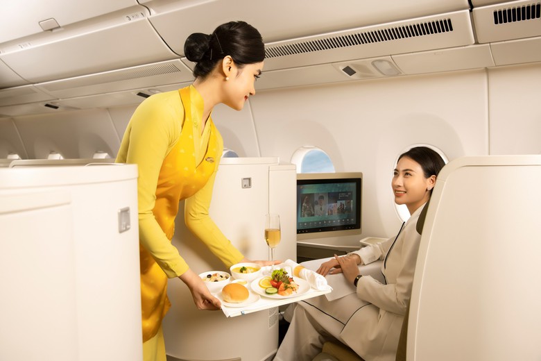 Vietnam Airlines được vinh danh l&agrave; "H&atilde;ng h&agrave;ng kh&ocirc;ng 5 sao xuất sắc"- Ảnh 2.