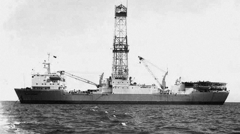 Petrovietnam kỷ niệm 63 năm Ngày truyền thống ngành Dầu khí Việt Nam- Ảnh 2. Petrovietnam kỷ niệm 63 năm Ngày truyền thống ngành Dầu khí Việt Nam- Ảnh 2.