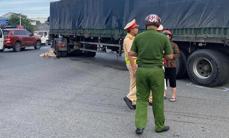 Tạm giữ t&agrave;i xế g&acirc;y tai nạn khiến nữ sinh tử vong tại chỗ- Ảnh 2.