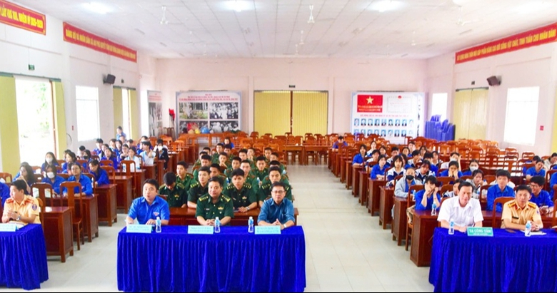 Tuy&ecirc;n truyền, tập huấn kiến thức ATGT tại khu vực bi&ecirc;n giới An Giang- Ảnh 2.