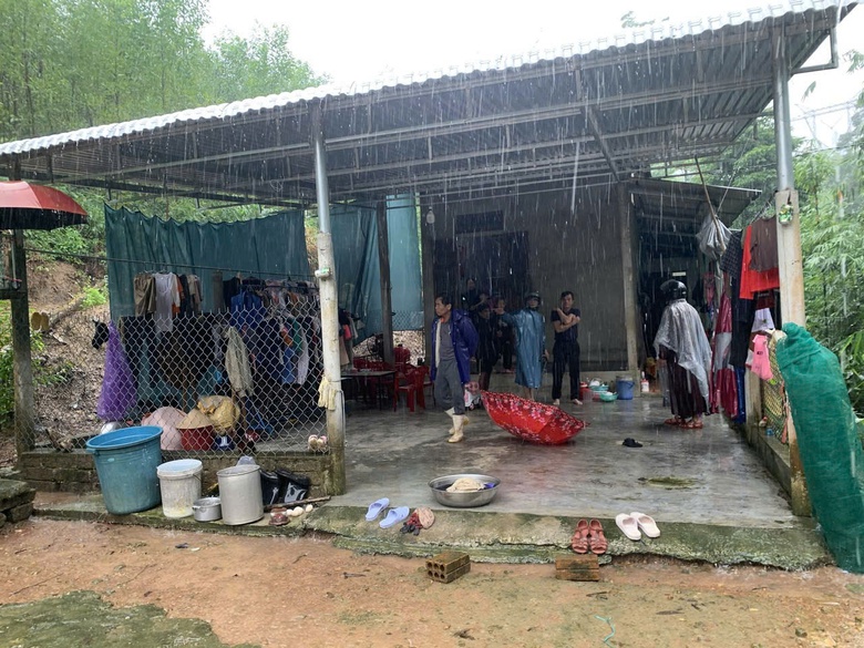 Hơn 170 hộ d&acirc;n v&ugrave;ng nguy cơ sạt lở Thừa Thi&ecirc;n - Huế được di dời đến nơi an to&agrave;n- Ảnh 1.