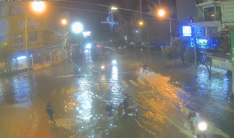 Thừa Thi&ecirc;n - Huế: Mưa lớn g&acirc;y sạt trượt ta luy dương cao tốc La Sơn - T&uacute;y Loan- Ảnh 4.