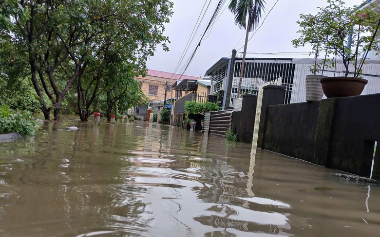 Thừa Thi&ecirc;n Huế: Sơ t&aacute;n 43 hộ d&acirc;n v&ugrave;ng nguy cơ sạt lở đến nơi an to&agrave;n