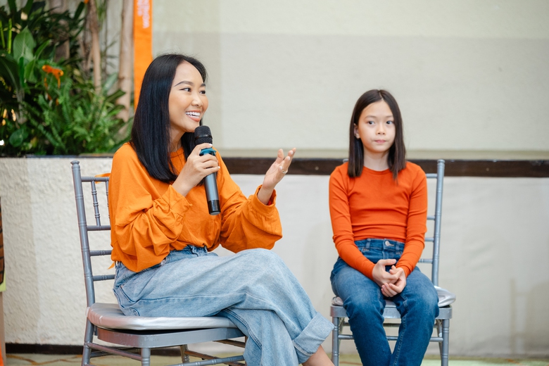 Câu chuyện bị bắt nạt học đường của con gái Đoan Trang - bé Sol tái hiện trong MV "Lover"- Ảnh 1. Câu chuyện bị bắt nạt học đường của con gái Đoan Trang - bé Sol tái hiện trong MV "Lover"- Ảnh 1.