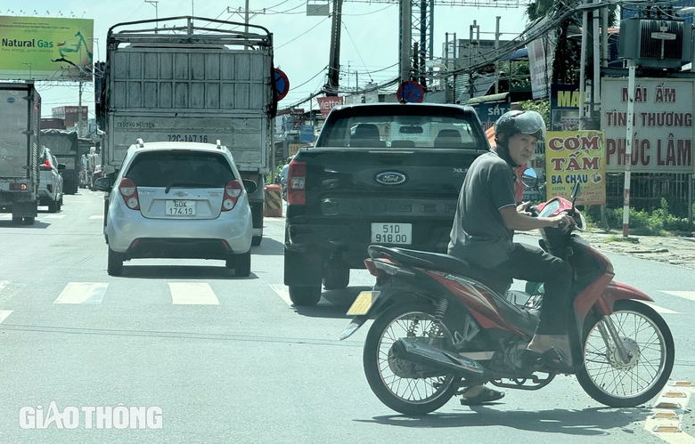 Đồng Nai: &Ocirc; t&ocirc; đi v&agrave;o đường cấm gần ng&atilde; ba Nhơn Trạch, người d&acirc;n bất an - Ảnh 4.