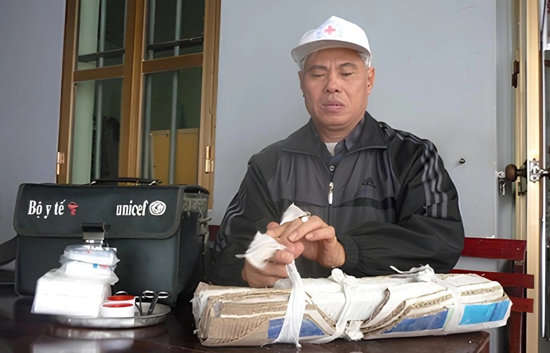 &Ocirc;ng l&atilde;o hơn 30 năm t&igrave;nh nguyện cứu người tr&ecirc;n quốc lộ 5- Ảnh 1.