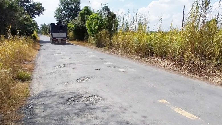 Đồng Th&aacute;p: Người d&acirc;n than khổ v&igrave; đường đầy ổ g&agrave;- Ảnh 3.