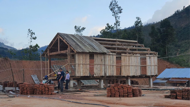 Quảng Ng&atilde;i sẽ kh&ocirc;ng c&ograve;n nh&agrave; tạm, dột n&aacute;t trong năm 2025- Ảnh 1.