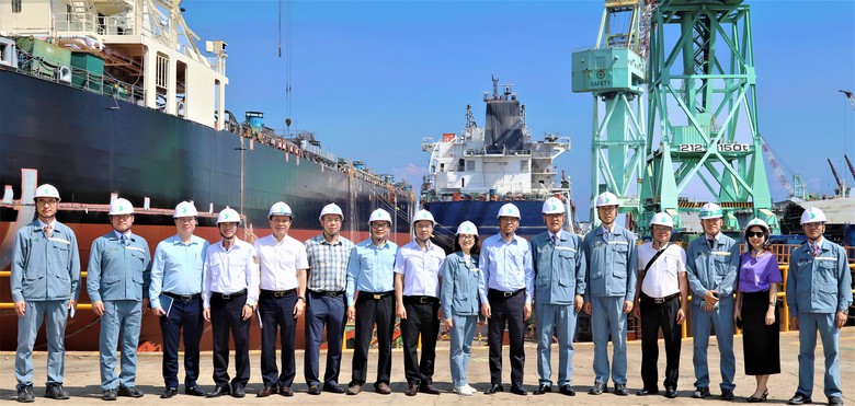 HD Hyundai Việt Nam đóng mới 2 tàu chở dầu dùng năng lượng gió- Ảnh 2. HD Hyundai Việt Nam đóng mới 2 tàu chở dầu dùng năng lượng gió- Ảnh 2.