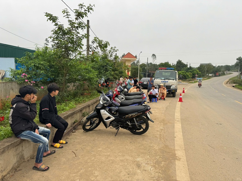 Học sinh g&oacute;p tiền mua xe m&aacute;y g&acirc;y TNGT thảm khốc, CSGT Quảng Ninh tăng cường chấn chỉnh- Ảnh 2.