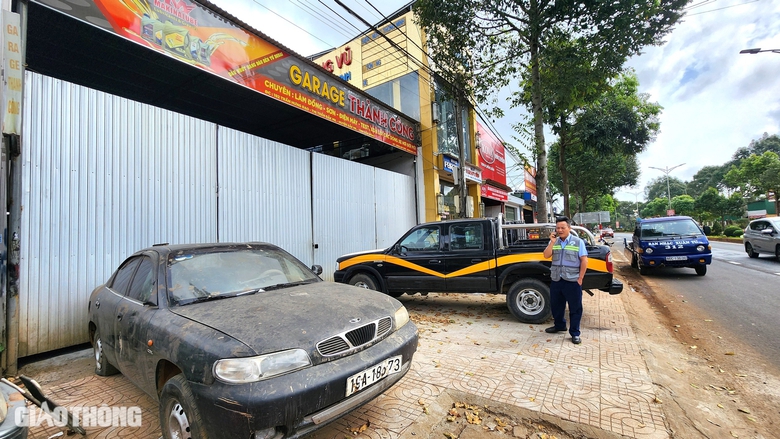 Loạn biển b&aacute;o, quảng c&aacute;o vi phạm h&agrave;nh lang đường Hồ Ch&iacute; Minh- Ảnh 10.