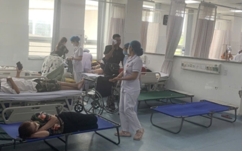 Vụ 117 người nhập viện sau ăn b&aacute;nh m&igrave; ở Vũng T&agrave;u: Chủ tịch th&agrave;nh phố triệu tập họp khẩn- Ảnh 2.