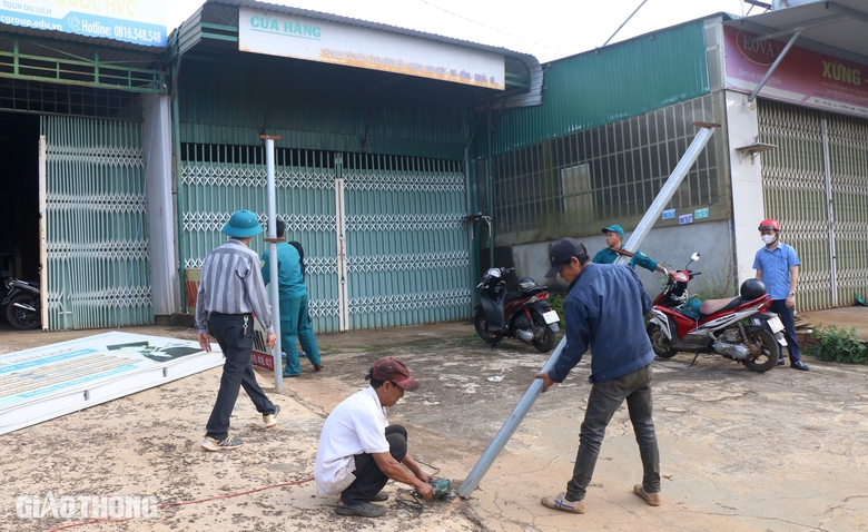 Loạn biển b&aacute;o, quảng c&aacute;o vi phạm h&agrave;nh lang đường Hồ Ch&iacute; Minh- Ảnh 13.