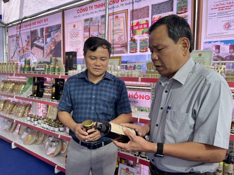 Quảng Ng&atilde;i lấy n&ocirc;ng d&acirc;n l&agrave;m gốc trong chuyển đổi số ng&agrave;nh n&ocirc;ng nghiệp- Ảnh 3.