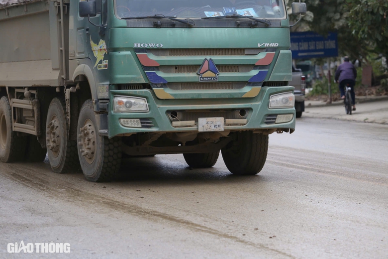 Bắc Kạn: Xe qu&aacute; tải rầm rập tr&ecirc;n đường, d&acirc;n phập phồng lo tai nạn- Ảnh 4.