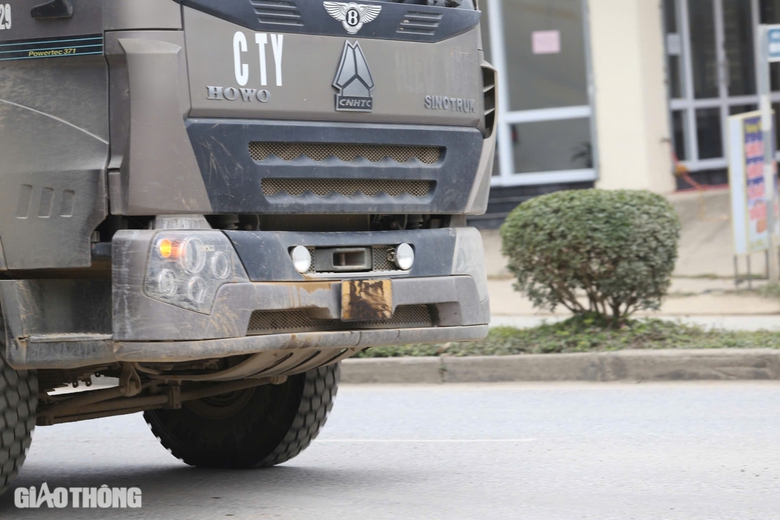 Bắc Kạn: Xe qu&aacute; tải rầm rập tr&ecirc;n đường, d&acirc;n phập phồng lo tai nạn- Ảnh 10.