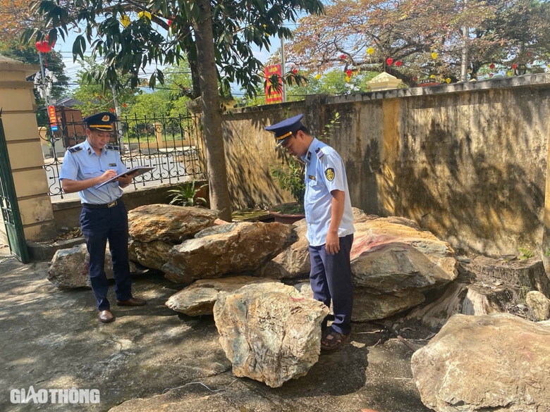 Lập chốt canh giữ đ&aacute; cảnh Suối Gi&agrave;ng ở Y&ecirc;n B&aacute;i- Ảnh 5.