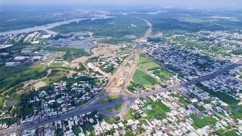 Xuy&ecirc;n đ&ecirc;m l&agrave;m đường kết nối s&acirc;n bay Long Th&agrave;nh- Ảnh 3.