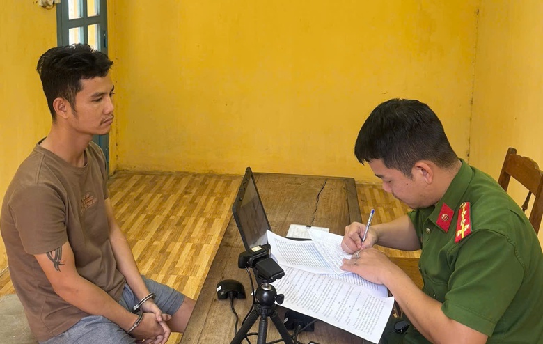 Truy đuổi ô tô vi phạm tốc độ, phát hiện xe chở hàng cấm, ma túy- Ảnh 3. Truy đuổi ô tô vi phạm tốc độ, phát hiện xe chở hàng cấm, ma túy- Ảnh 3.