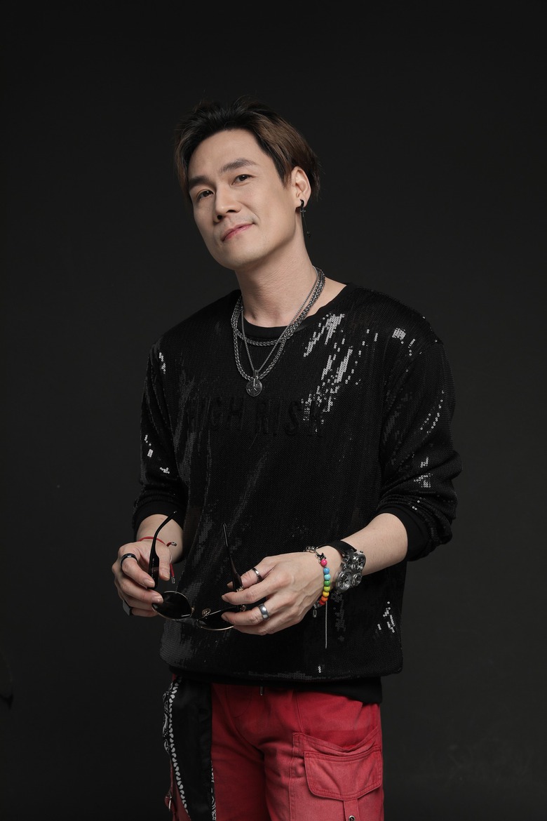 Ca sĩ Kh&aacute;nh Phương, Ch&acirc;u Khải Phong n&oacute;i g&igrave; khi xuất hiện trong clip quảng c&aacute;o cờ bạc?- Ảnh 2.